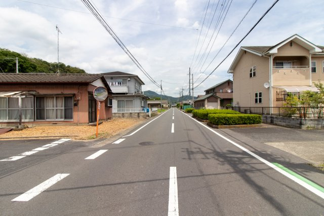 【前面道路含む現地写真】の画像