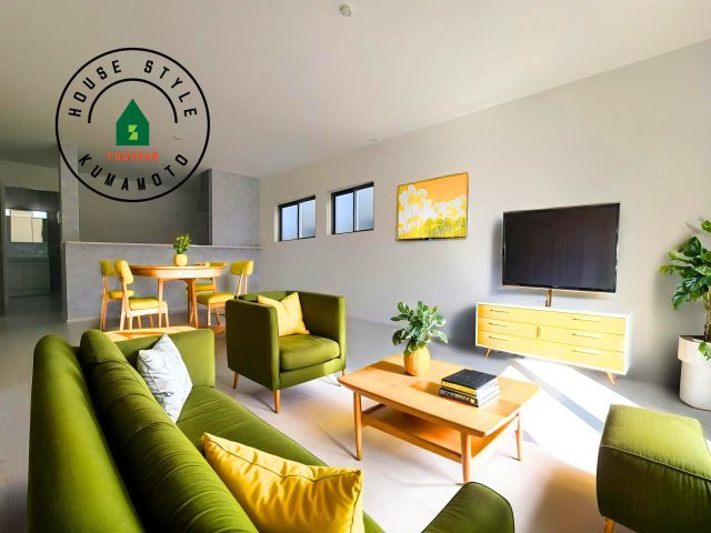 菊池市泗水町吉富第3-3棟（4号棟）　の内観：施工例|キッチンからリビングをしっかり確認できます。家族の笑顔があふれる空間になりそうですね。※家具はCGを合成したものです。