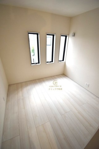 リーブルガーデン  水戸内原町　第11　限定1棟！の洋室|採光バッチリ・通風良好です。
たっぷり差し込む陽光がお部屋を明るく照らします！