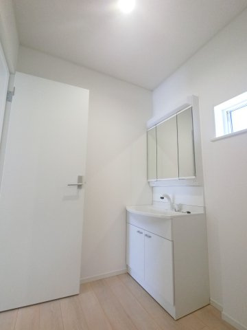 佐賀市開成　第7の洗面所|広くて使いやすい洗面ルーム。朝もゆとりをもって準備できます♪