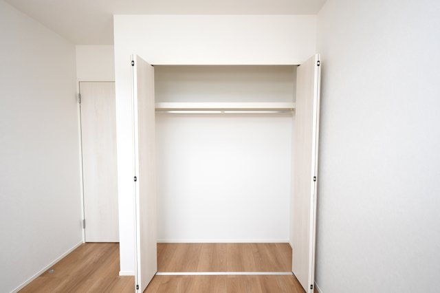 松山市西長戸建売②の収納