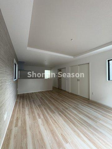 【居間・リビング】 | 足元ぽかぽか「リビング床暖房」を備えた4LDKの間取りプラン◎
