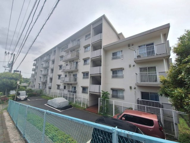 磯子丸山台ハイツ団地　7号棟