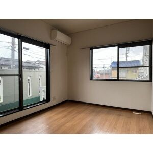 アプローズ川西の居間・リビング