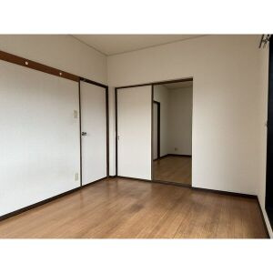 アプローズ川西の居間・リビング