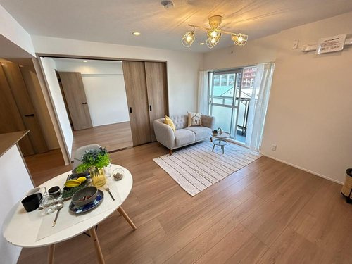 日商岩井夙川マンションの居間・リビング