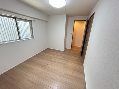 日商岩井夙川マンションの洋室