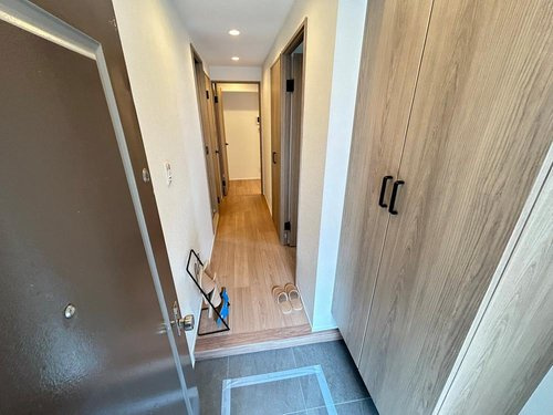 日商岩井夙川マンションの玄関