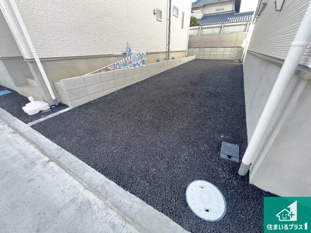 八尾市新家町　第1期　新築一戸建ての駐車場|駐車スペース！散水栓があるので、こまめに愛車を洗えます！