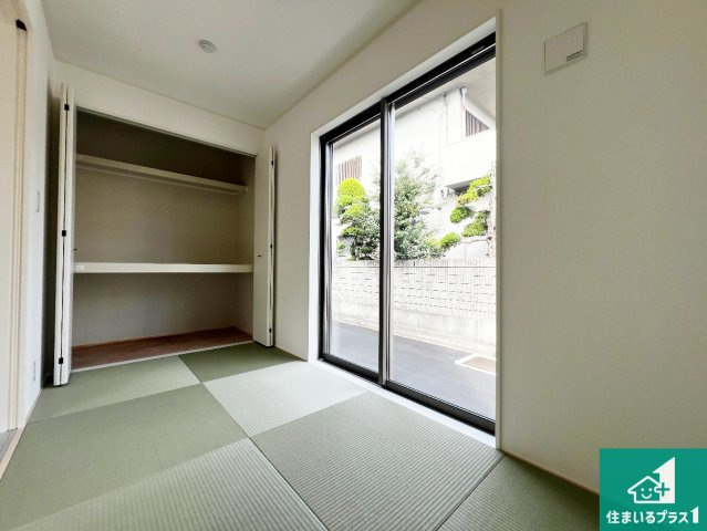 八尾市新家町　第1期　新築一戸建ての和室|一室あると便利な和室は客間としてだけでなく、小さなお子様のプレイルームや食後のくつろぎスペースとしてもご利用いただけます。収納もついていますので大活躍間違いなし！