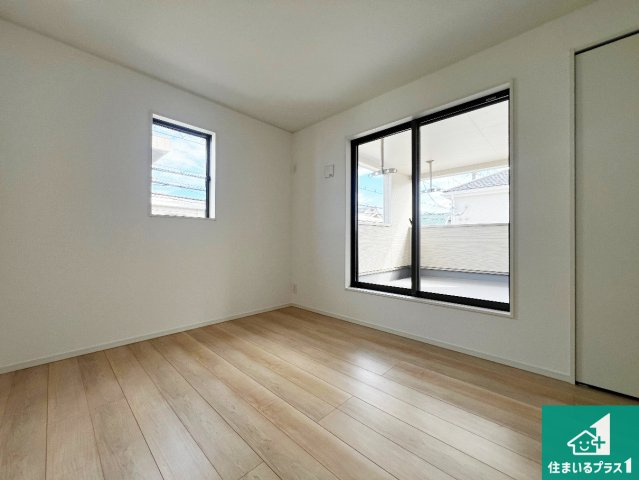 八尾市新家町　第1期　新築一戸建ての洋室|シンプルな洋室は、自分好みのインテリアが楽しめます♪ご家族とインテリアや家具を選びに行くのは新築購入時の醍醐味の一つです。ぜひお楽しみください♪