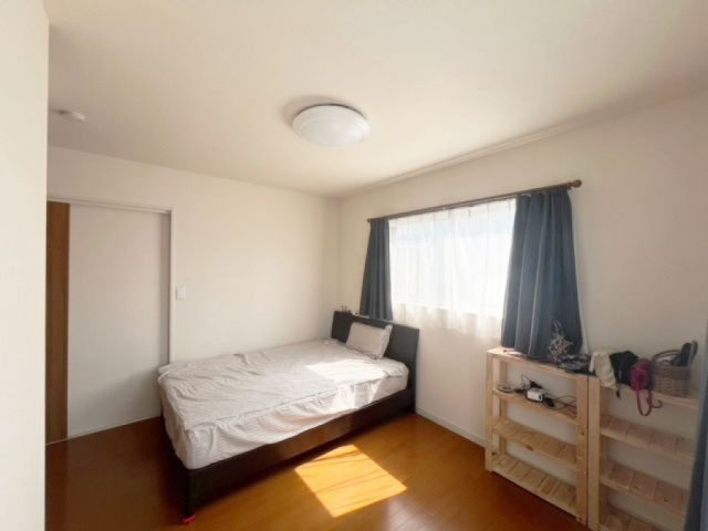 月見ヶ丘3丁目の洋室
