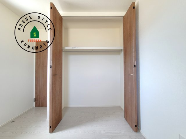 菊池市隈府第2-1棟（1号棟）　の内観：施工例|各居室に収納が完備されており、困りません。