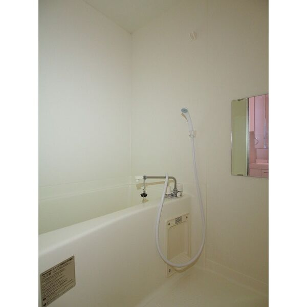 ウイングコート新守山の浴室