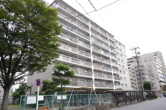ローズタウン草加A棟の外観
