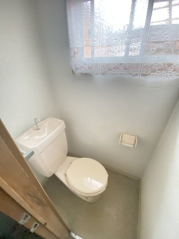 山口市折本２丁目の中古一戸建のトイレ