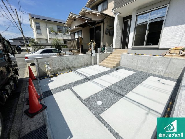 京都市伏見区深草大亀谷万帖敷町　第4期　新築一戸建ての駐車場|駐車スペース！散水栓があるので、こまめに愛車を洗えます！