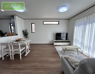 【居間・リビング】 | 車2台駐車　WIC　地震に強い家　咲が丘　全4棟　B号棟 | 同タイプ