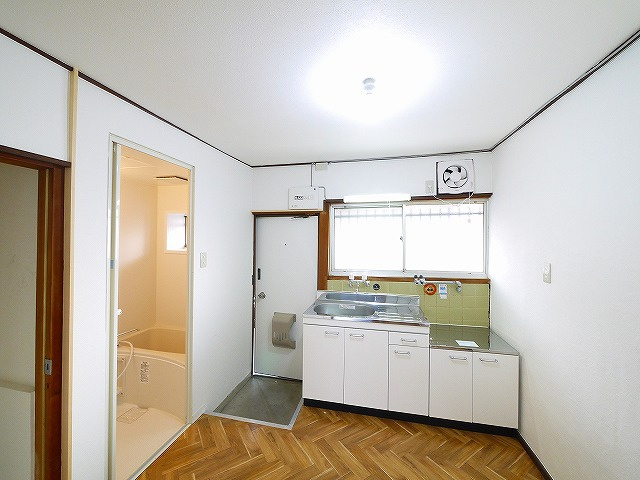 ロイヤル学園前P-Ⅱの居間・リビング|使いやすいリビングです