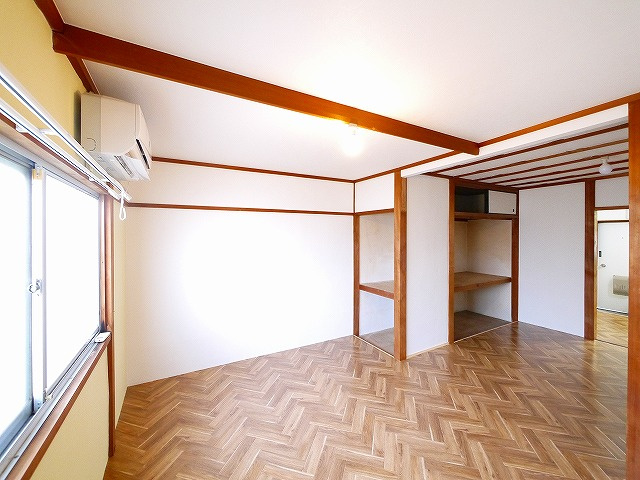 ロイヤル学園前P-Ⅱの洋室|広々とした洋室です