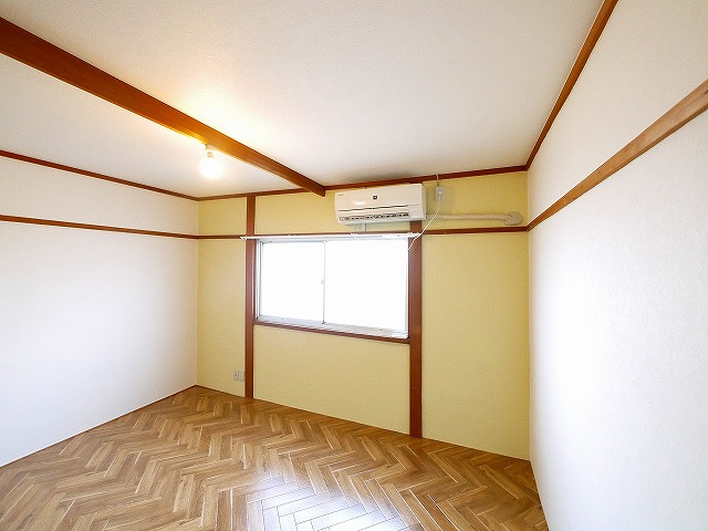 ロイヤル学園前P-Ⅱの洋室|スタンダードな洋室です