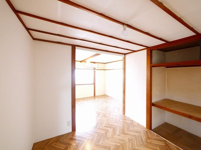 ロイヤル学園前P-Ⅱの寝室|落ち着いて過ごせるお部屋なので、寝室にいかがでしょうか