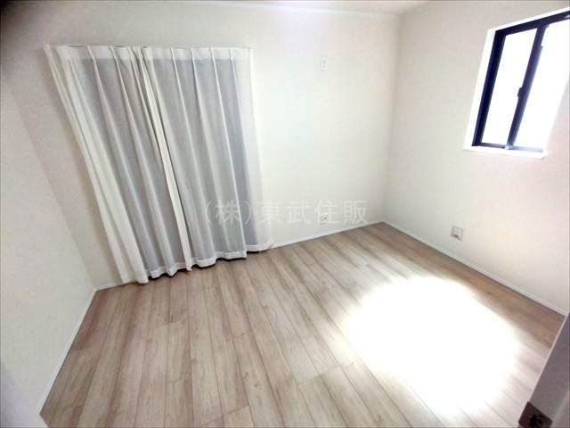 【収納】 | 志木市柏町５丁目　全１棟 | 1階南西側6.0帖の広さの納戸です