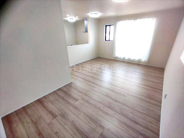 【居間・リビング】 | 志木市柏町５丁目　全１棟 | 2階日当たりの良いリビングダイニングです