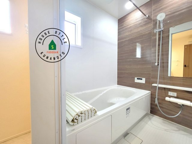 菊池市西寺第1-6棟（3号棟）の浴室|1日の疲れを癒してくれる広々バスルーム。雨の日のお洗濯にも大活躍な浴室乾燥機付です！