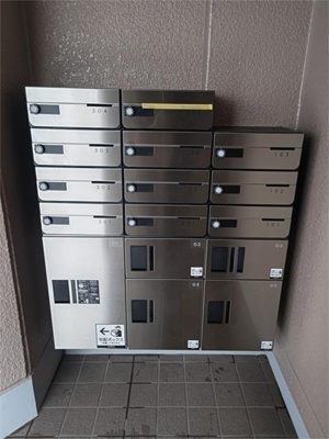 【その他共用部分】 | フォレストインコテージ | 不在時にも大活躍の宅配ボックス完備(^^)/