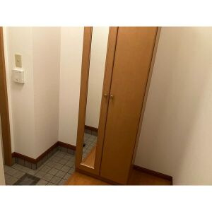 アネックスレイメイの玄関