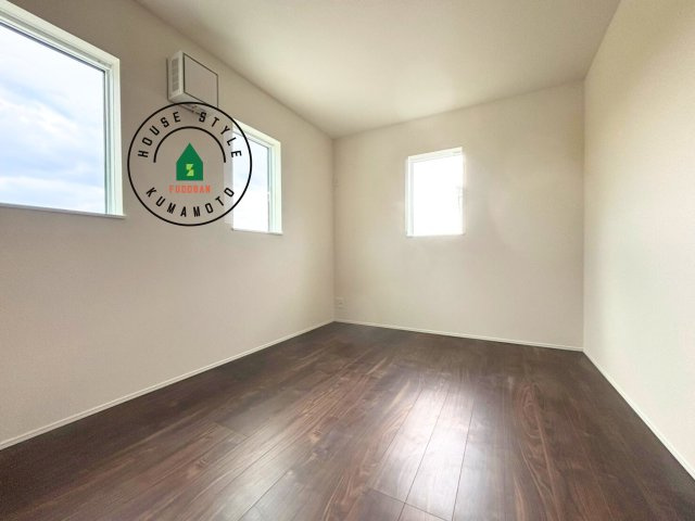 菊池市西寺第1-6棟（6号棟）の洋室|採光良好な洋室は全居室、複層ガラスの遮熱効果と断熱効果で、一年中快適に過ごせます。