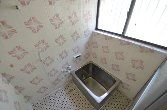 中古住宅（八幡東区中尾三丁目）の浴室|令和７年７月６日撮影　