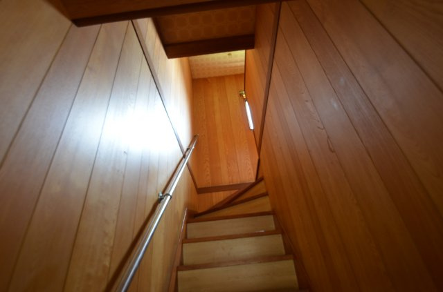 中古住宅（八幡東区中尾三丁目）のその他|階段