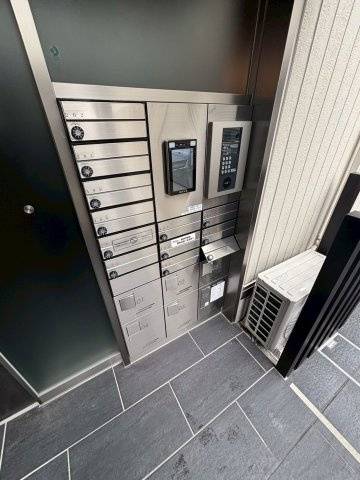 カーサルミノサ王子町のエントランス|毎日通るエントランスはこのようになっています