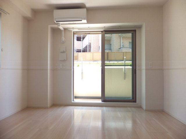 グラース・ベル・ウッドの洋室