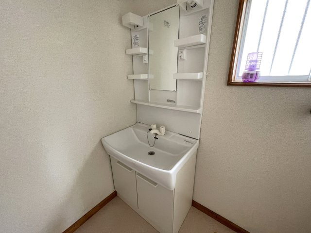 戸塚邸の独立洗面台