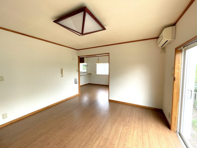 戸塚邸の居間・リビング