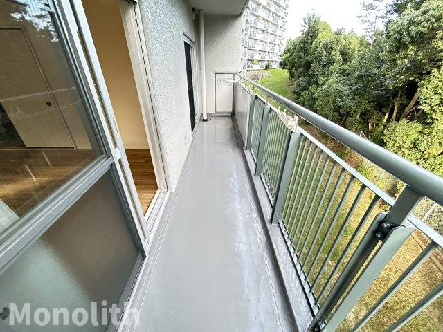 光明池駅前１号棟のバルコニー