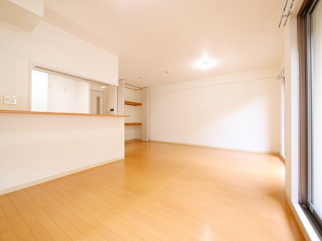 センチュリーアスカⅨの居間・リビング|ゆったり過ごせる居間です