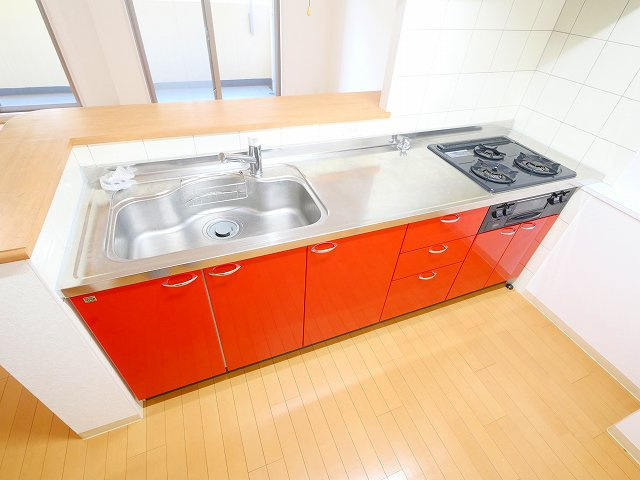 センチュリーアスカⅨのキッチン|コンパクトなキッチンで掃除もラクラク