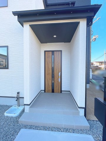 新築戸建・建売　郡山市富田町14期　GRAFARE　全1棟の玄関