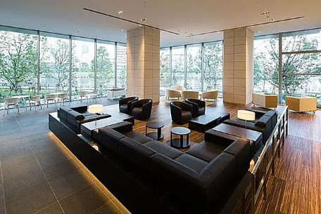 ベイズタワー＆ガーデンのロビー