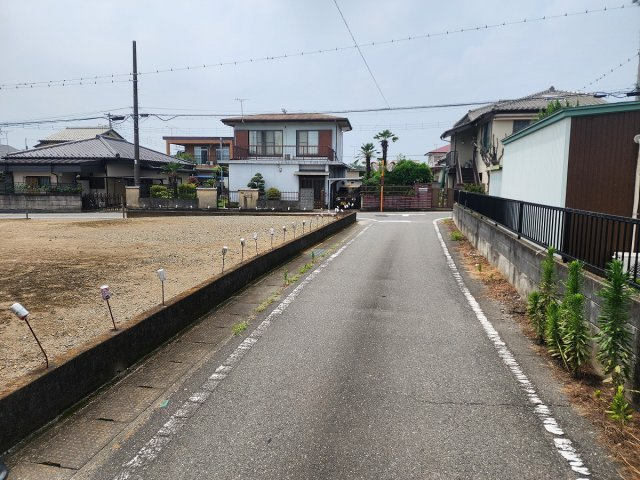 高崎市楽間町売地の前面道路含む現地写真
