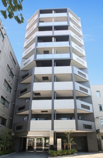 【外観】 | 鉄筋コンクリート造のがっしりとした建物。