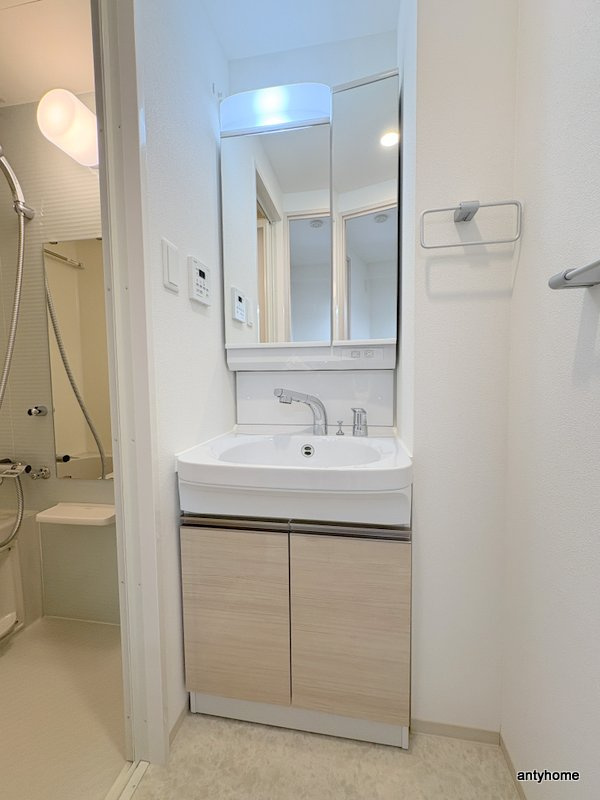 Alivis福島海老江　仲介手数料無料の洗面所