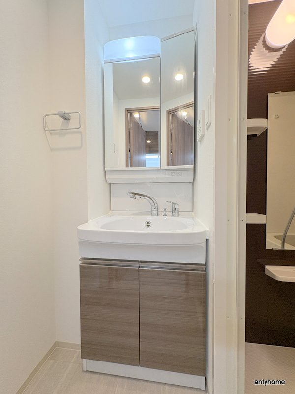 Alivis福島海老江　仲介手数料無料の洗面所