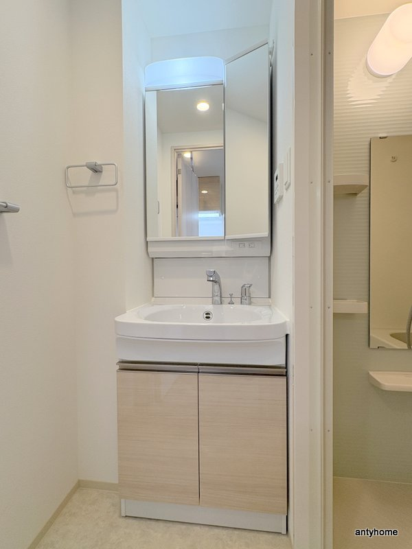 Alivis福島海老江　仲介手数料無料の洗面所