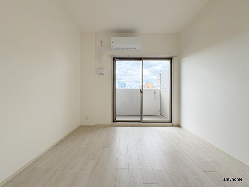 Alivis福島海老江　仲介手数料無料の居間・リビング