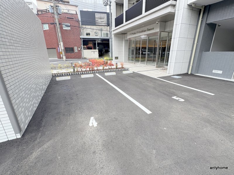 Alivis福島海老江　仲介手数料無料の駐車場